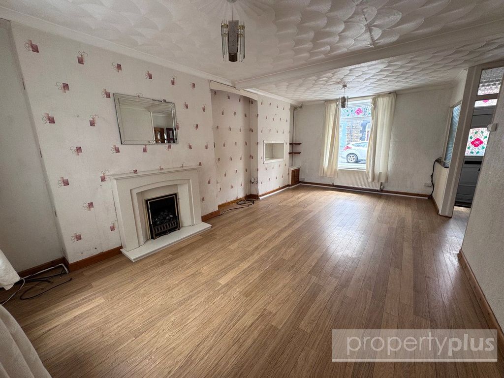 Property photo 2 of 14 Picture No. 10