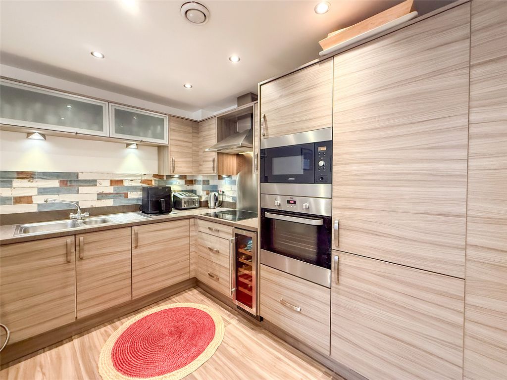 Property photo 3 of 22 Kitchen