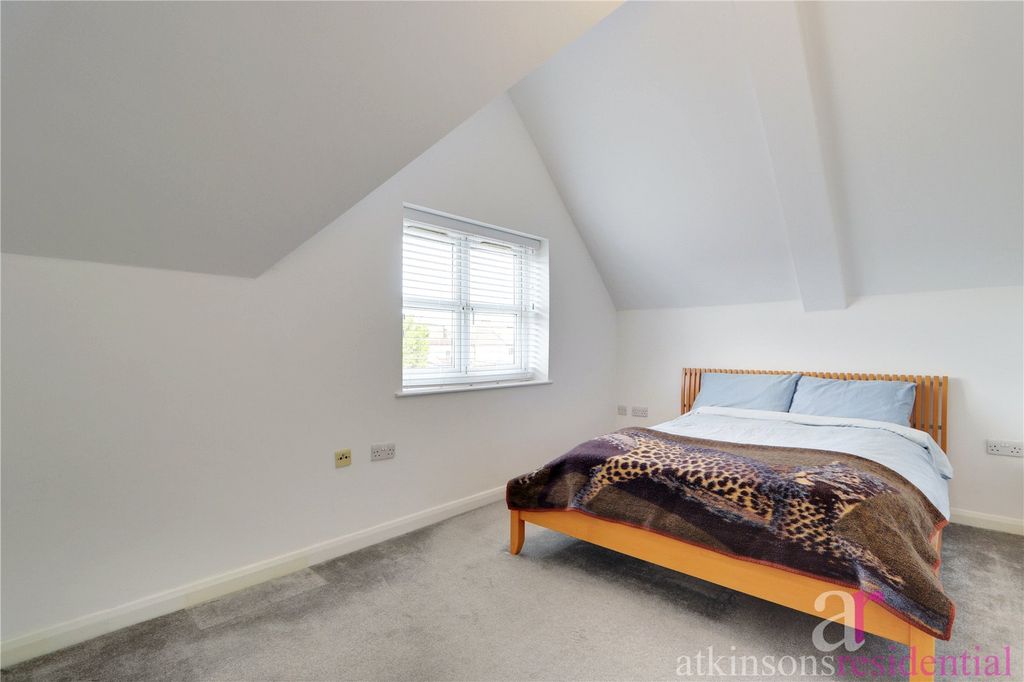 Property photo 3 of 11 Picture No. 16