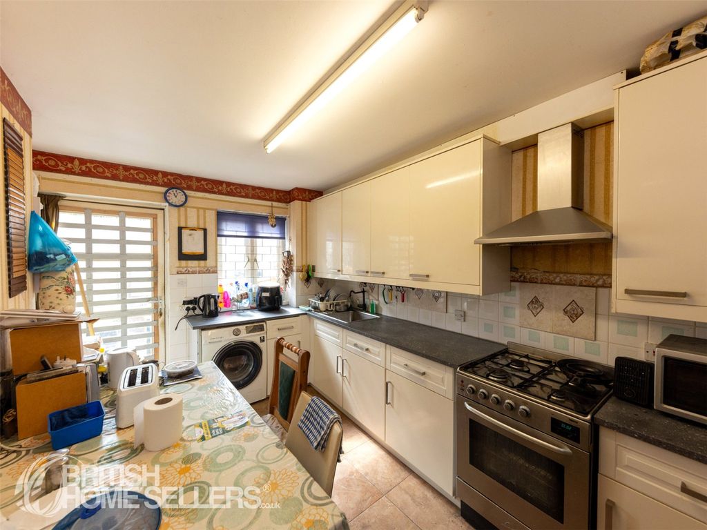 Property photo 2 of 12 Picture No. 13