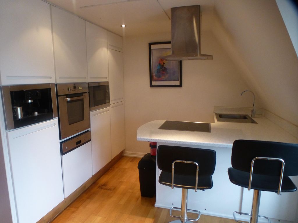 Property photo 2 of 7 Kitchen