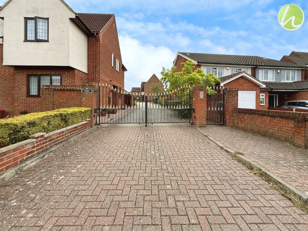 Property photo 3 of 47
