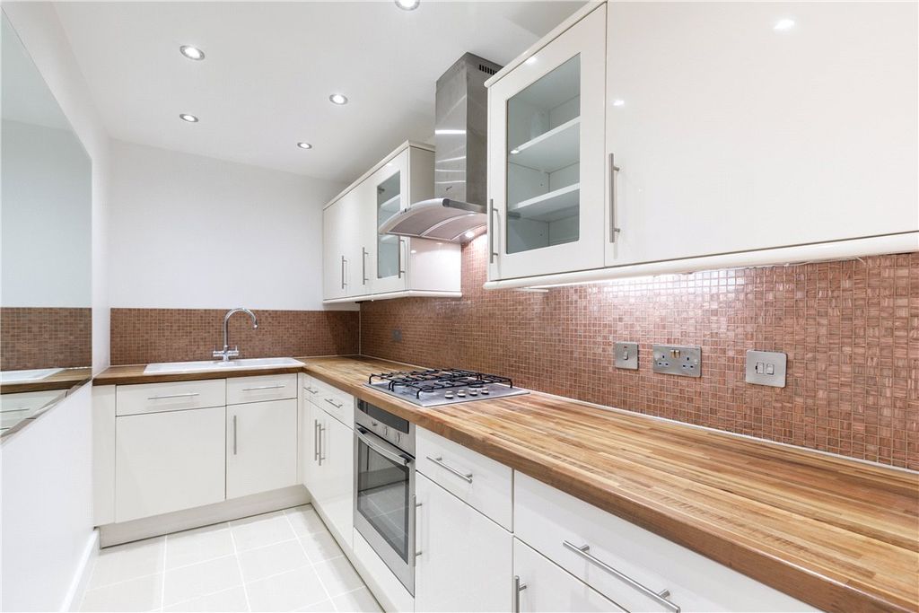 Property photo 2 of 23 Picture No. 22