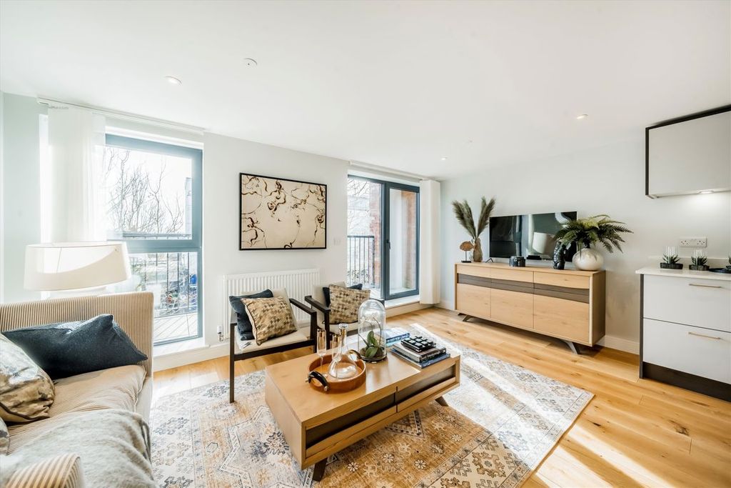 Property photo 1 of 8