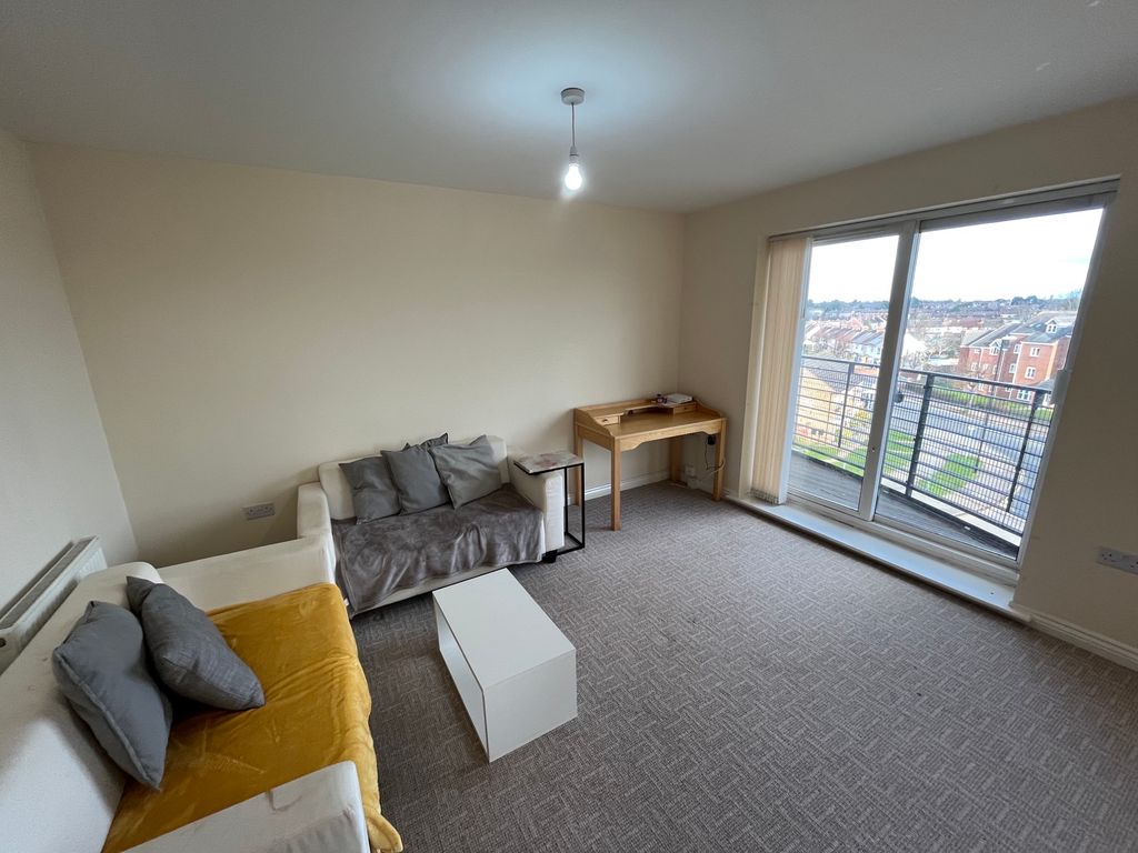 Property photo 3 of 10 Living Room