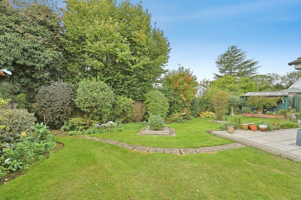 Property photo 2 of 24