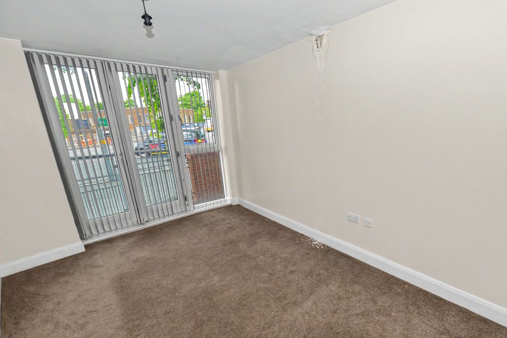 Property photo 2 of 9 Apartment 2, 2 Lee Bank Middleway, Birmingham, B15 2Be