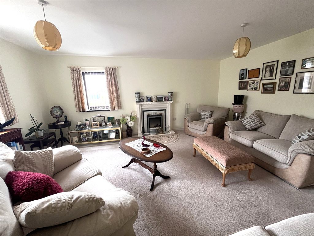 Property photo 2 of 17 Picture No. 04