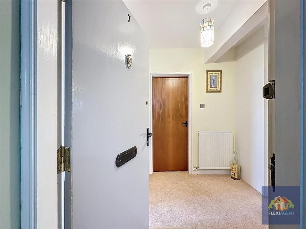 Property photo 3 of 31 4367504