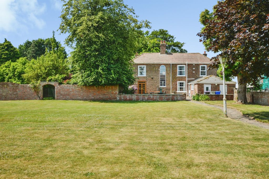 Property photo 1 of 26