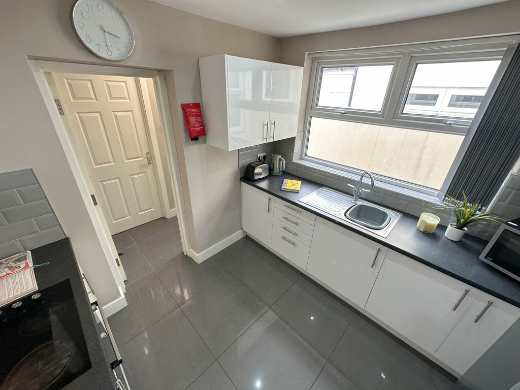 Property photo 2 of 11 11