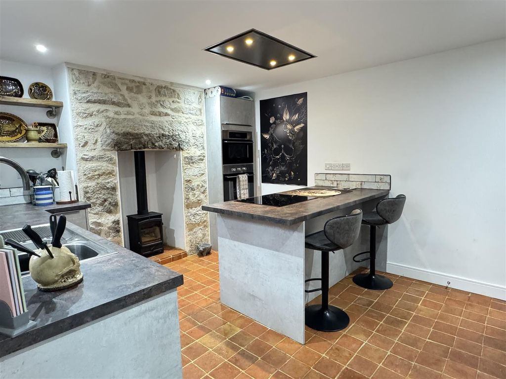 Property photo 2 of 30 Kitchen