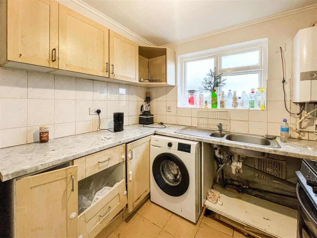 Property photo 3 of 7 Img_2670_2224.6Ufp8.Jpg