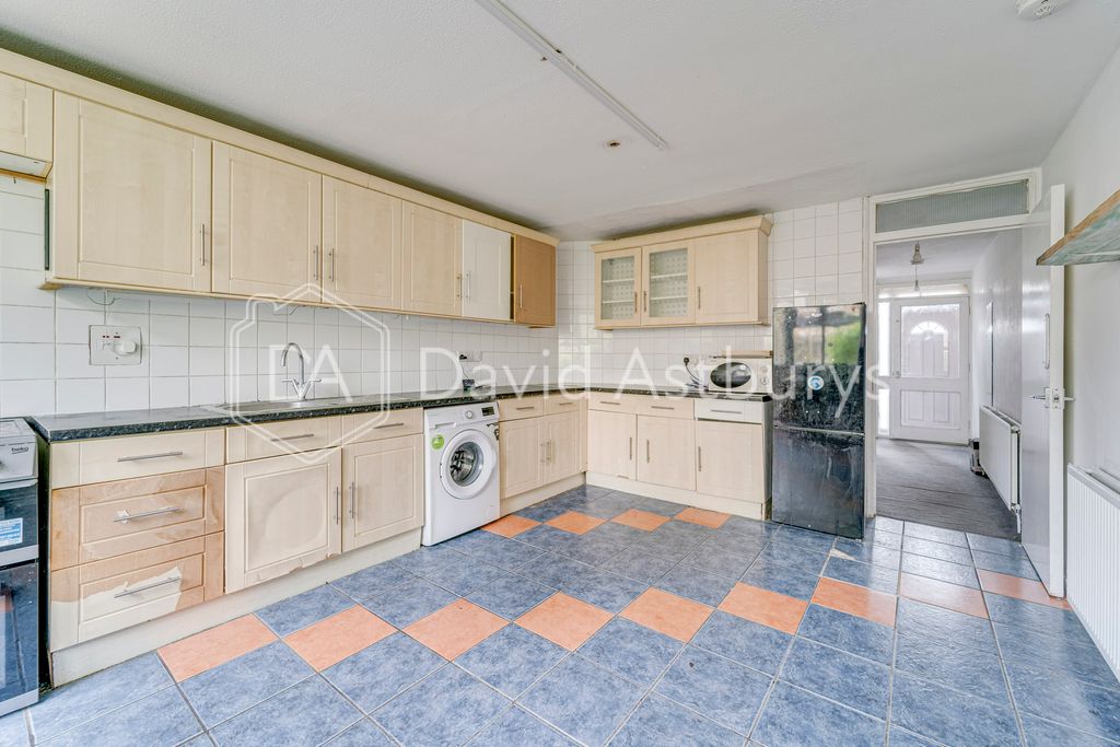 Property photo 3 of 13 Ndb01635_Enfused