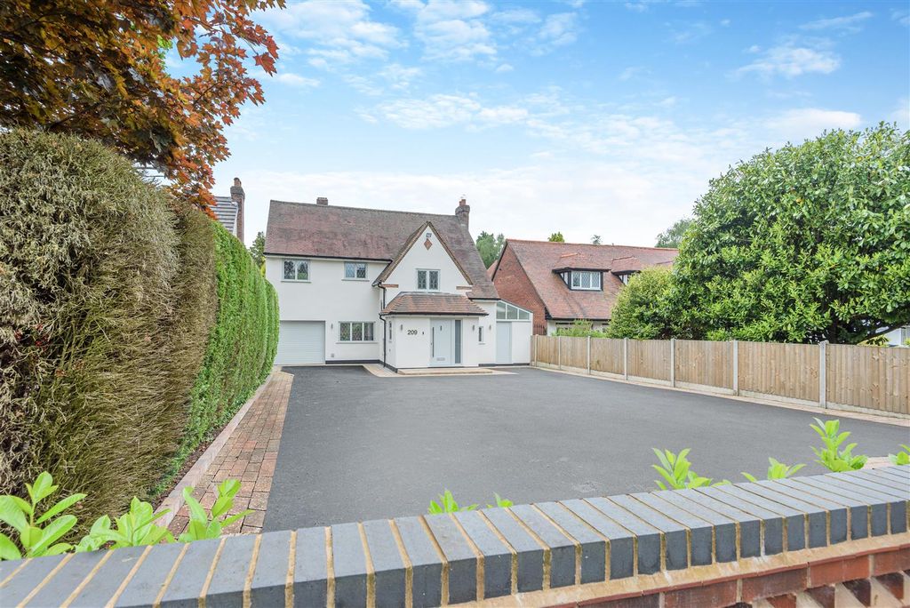 Property photo 1 of 20 8599354-Exterior12-V2.Jpg
