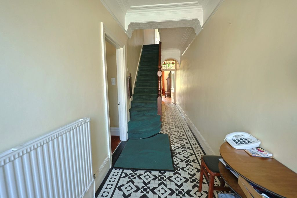 Property photo 2 of 14 4230162