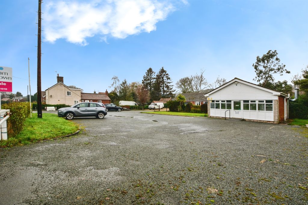 Property photo 3 of 28