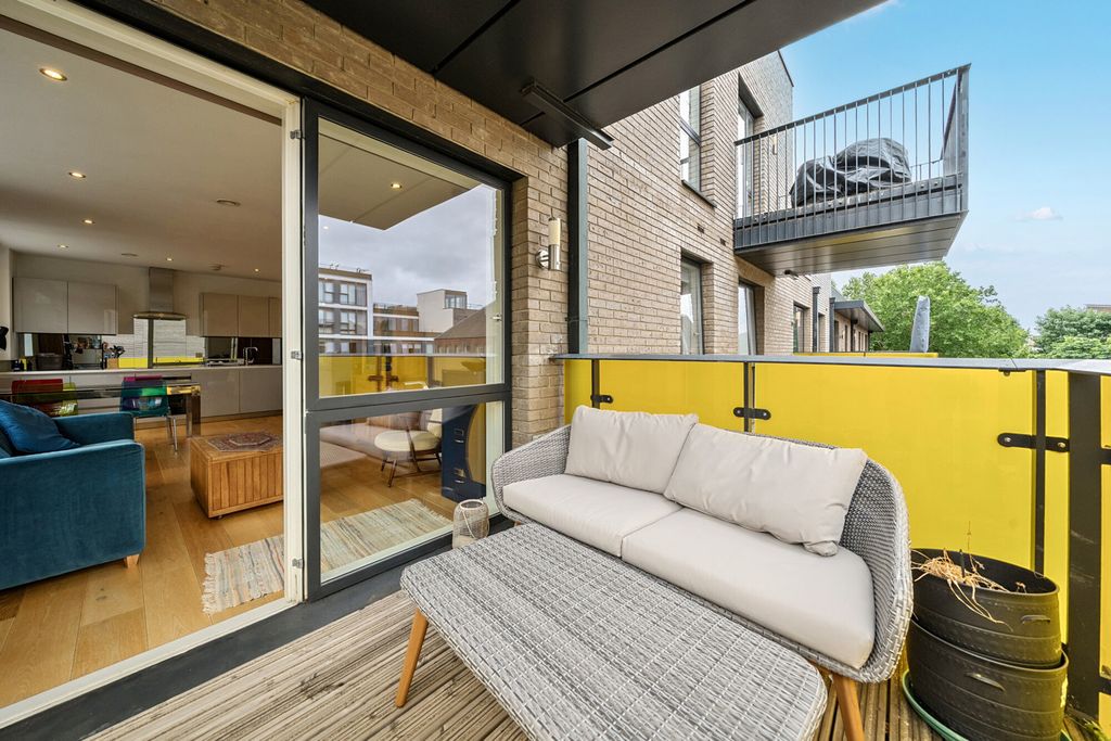 Property photo 3 of 19 1470358-3-6A1Ffb3...
