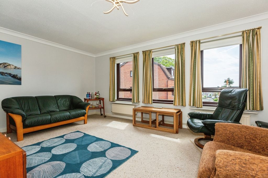 Property photo 2 of 17 Photo