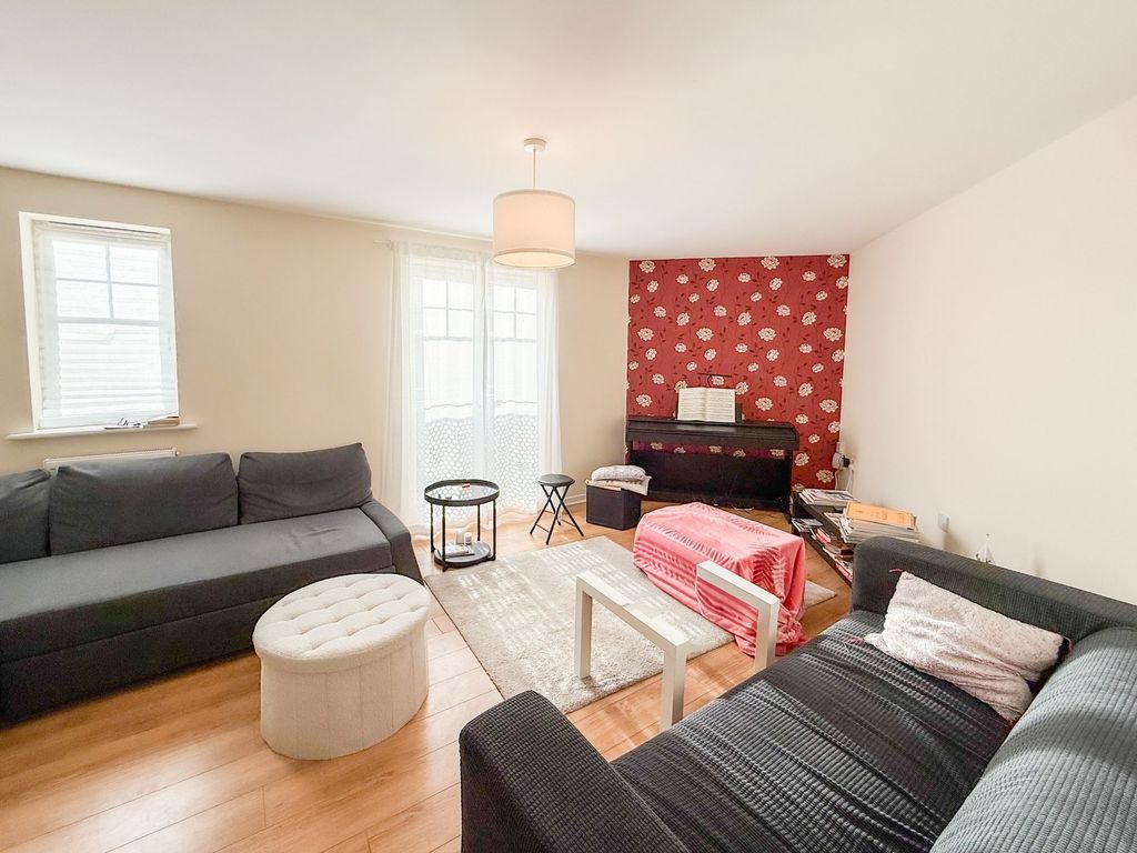 Property photo 2 of 7