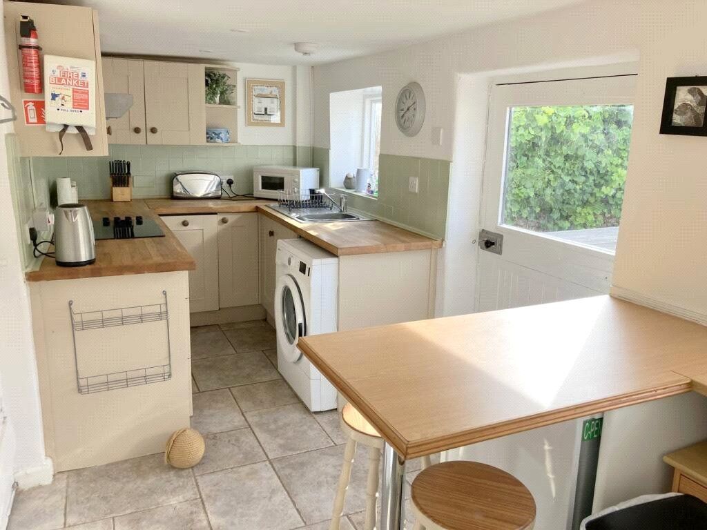 Property photo 2 of 12 Kitchen