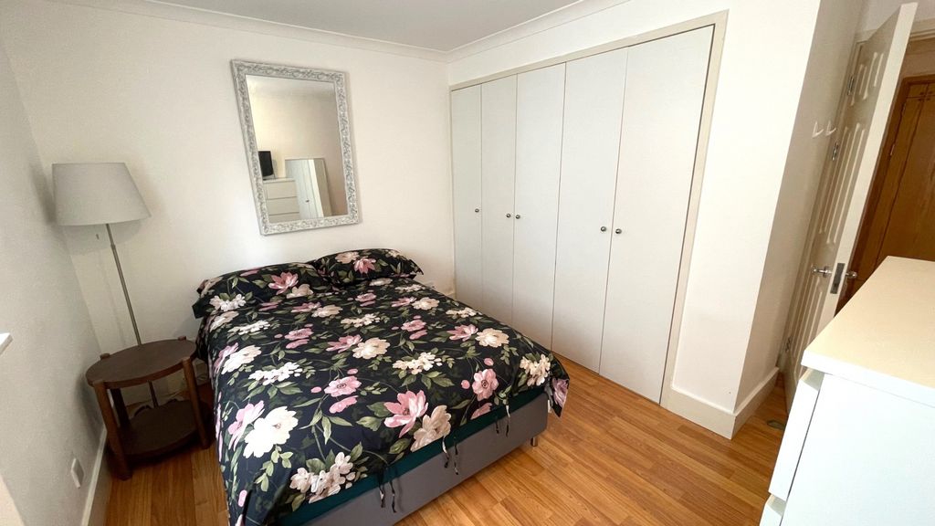 Property photo 3 of 7 Gallery