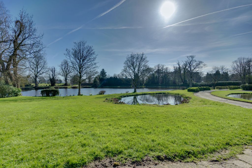 Property photo 2 of 24