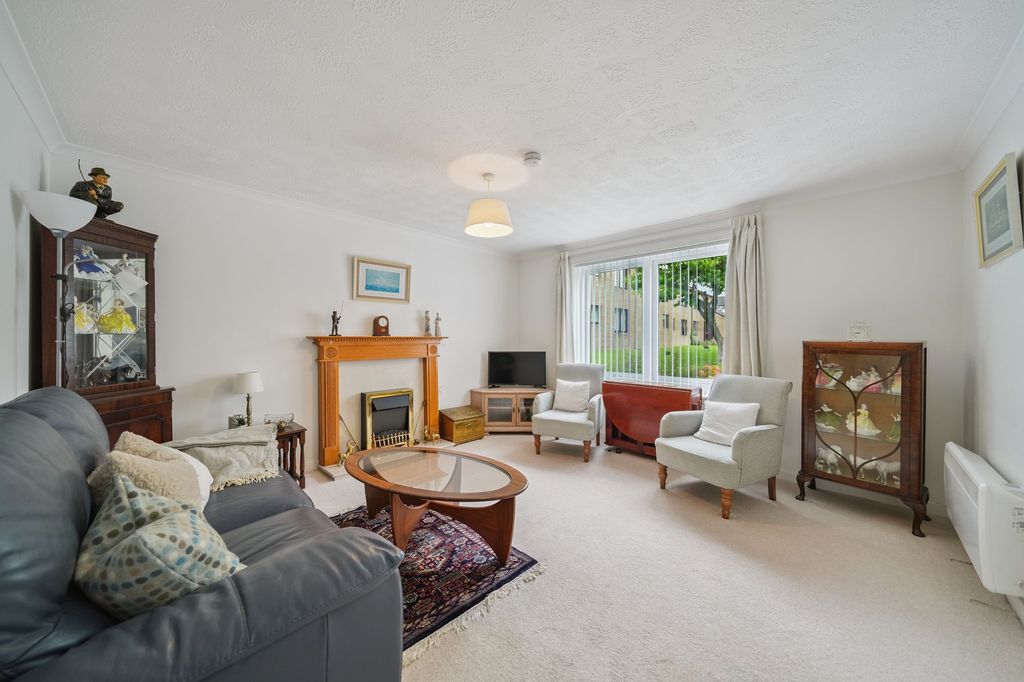 Property photo 2 of 11