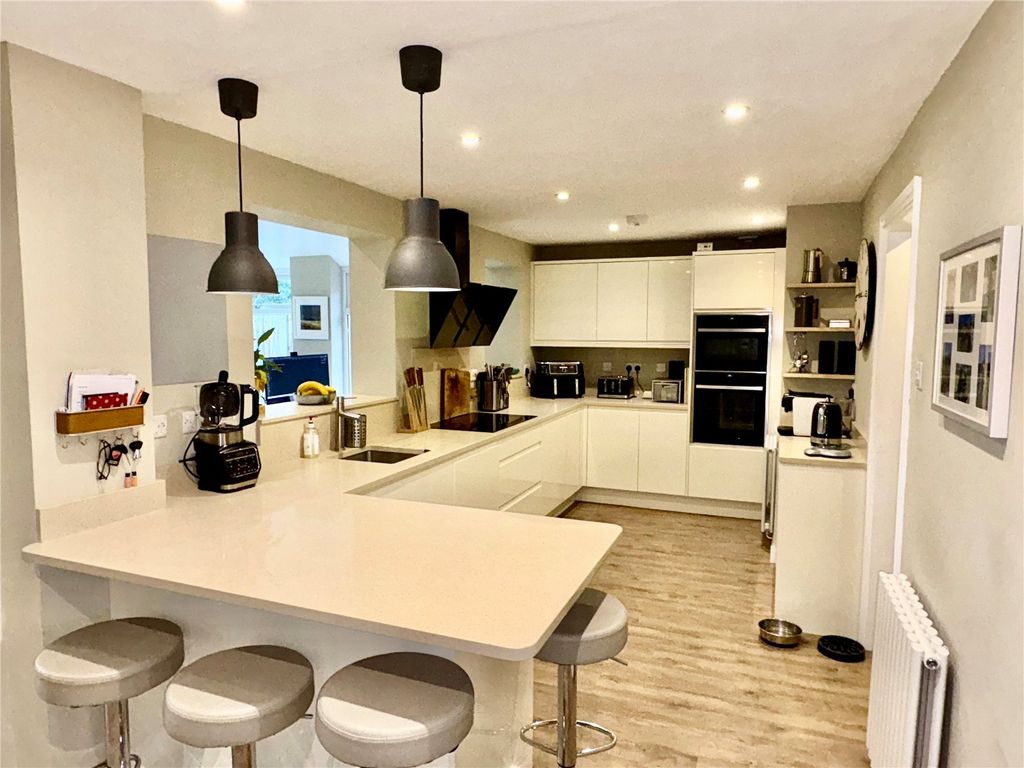 Property photo 2 of 15 Picture No. 10