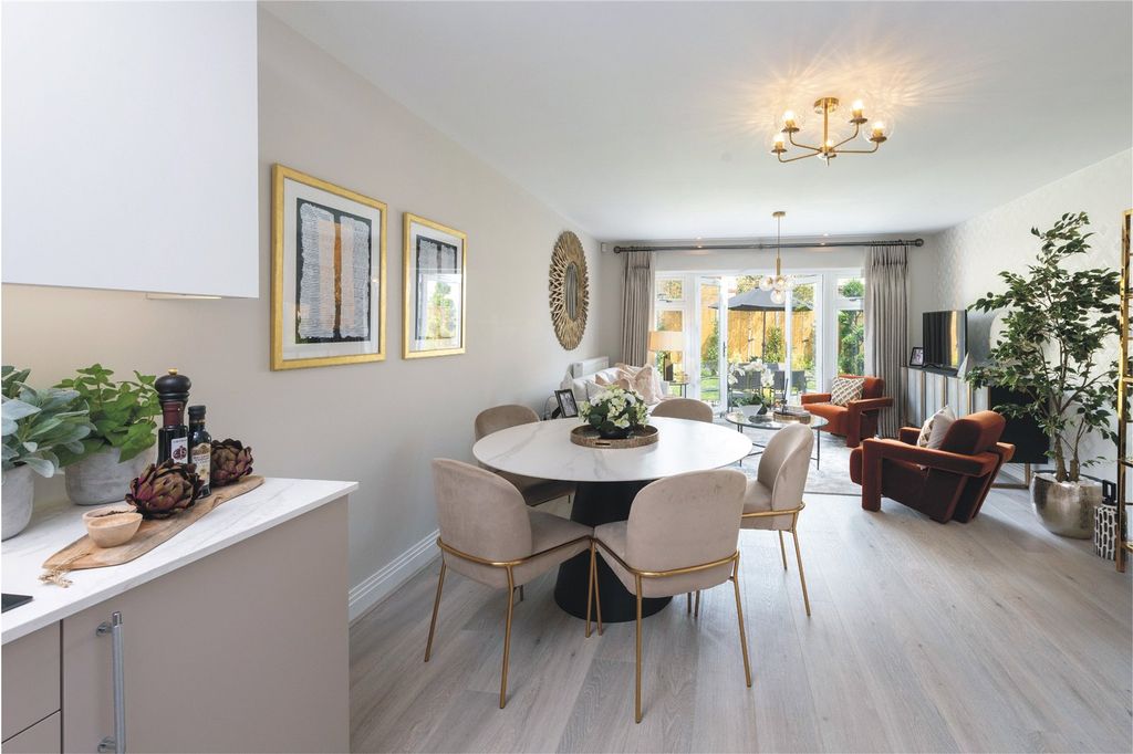 Property photo 2 of 16 Dining Area