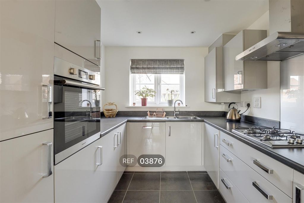 Property photo 2 of 16 Kitchen