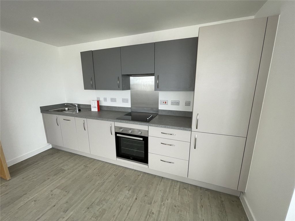 Property photo 3 of 8 Picture No. 02