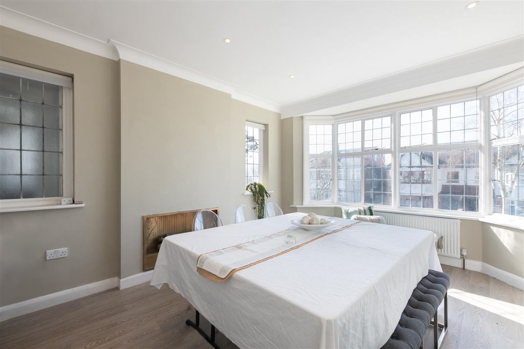 Property photo 3 of 20 Manor1.Jpg