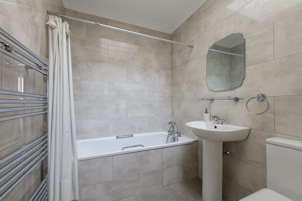 Property photo 3 of 16 Hamilton 3.Jpg