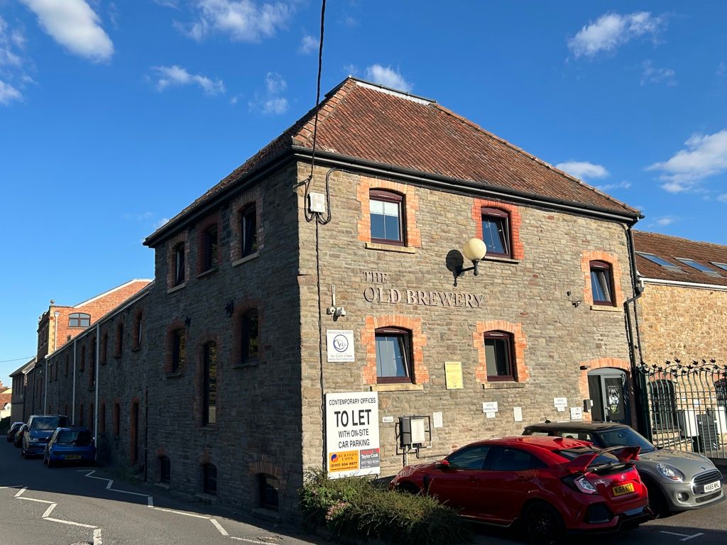 Property photo 2 of 8 Photo 3