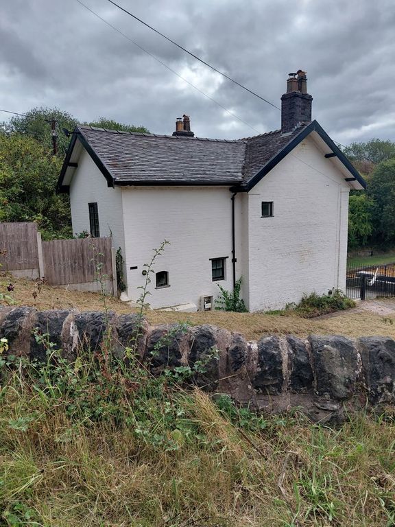 Property photo 2 of 12