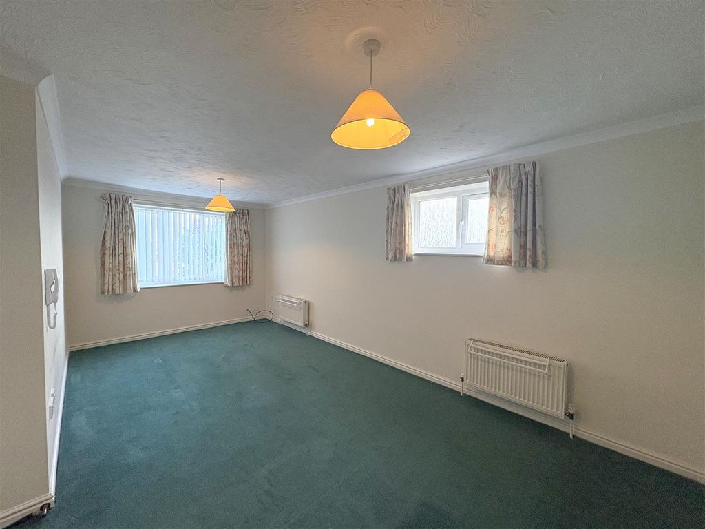 Property photo 2 of 9 Lounge/Diner