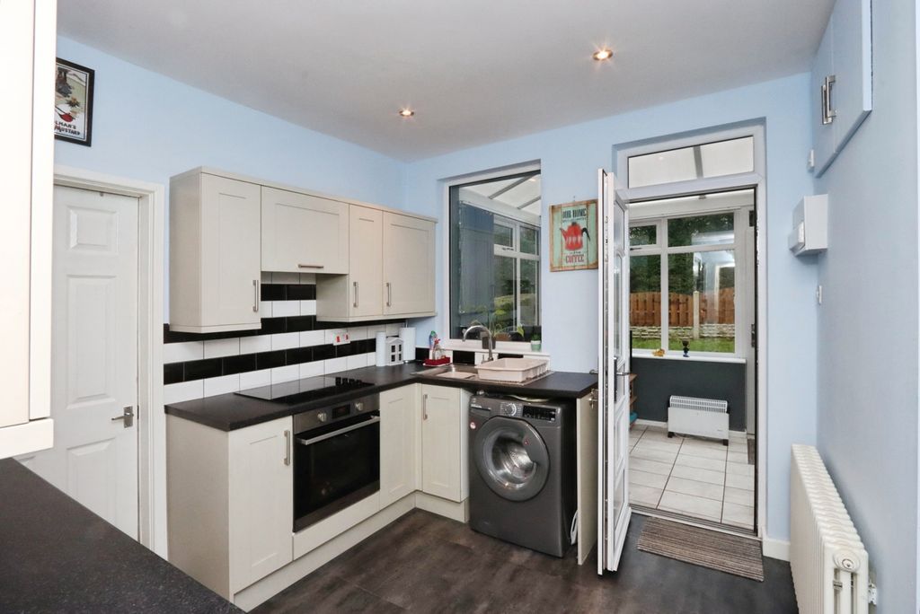 Property photo 3 of 22 Kitchen