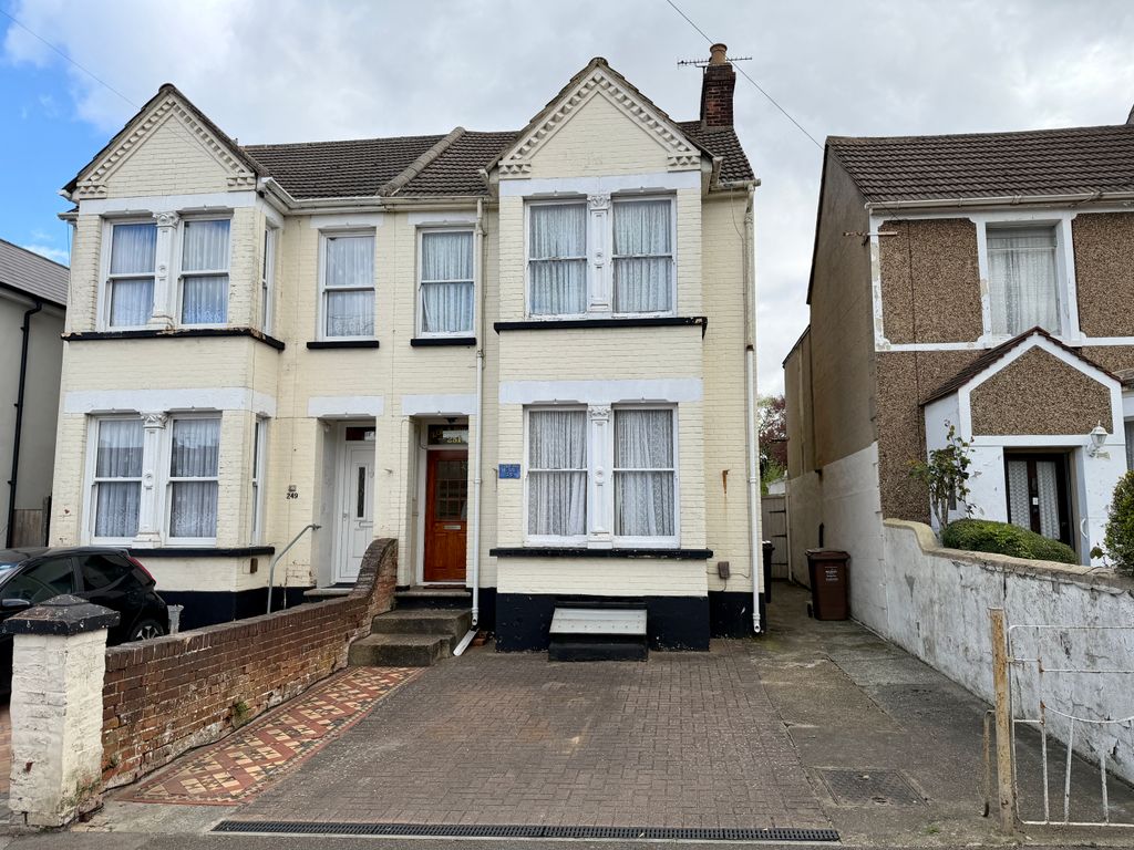 Property photo 1 of 30