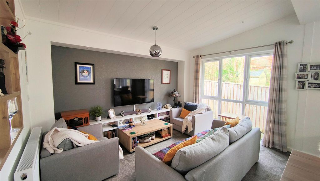 Property photo 2 of 14 Living Area.Jpg