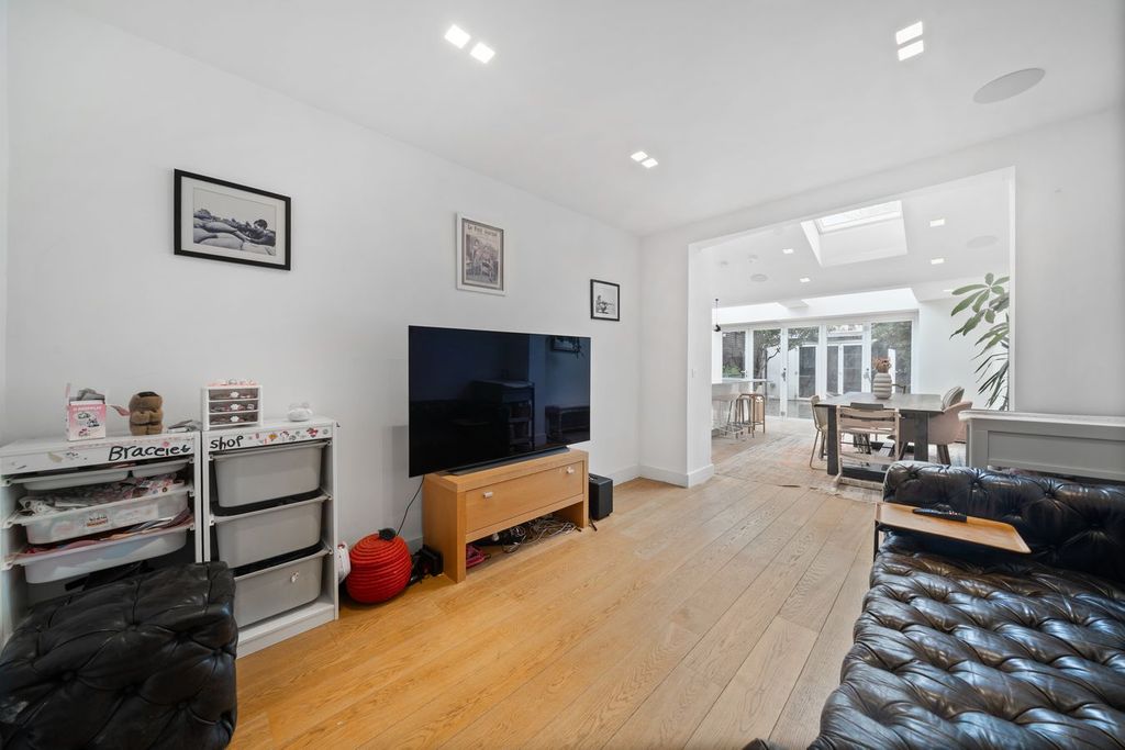 Property photo 3 of 15