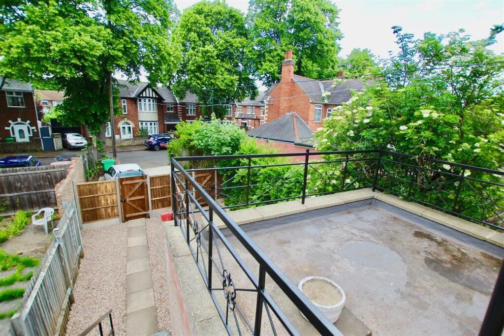 Property photo 1 of 7 Picture No. 08