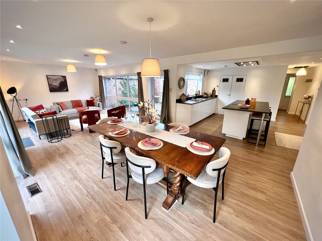 Property photo 2 of 23 Picture No. 31