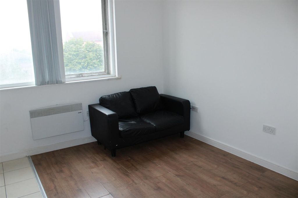 Property photo 2 of 7 Img_8117.Jpg