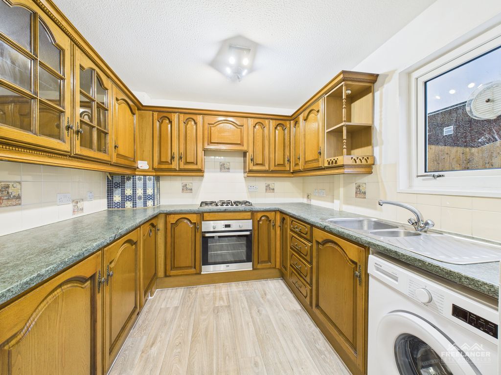 Property photo 3 of 16 Kitchen