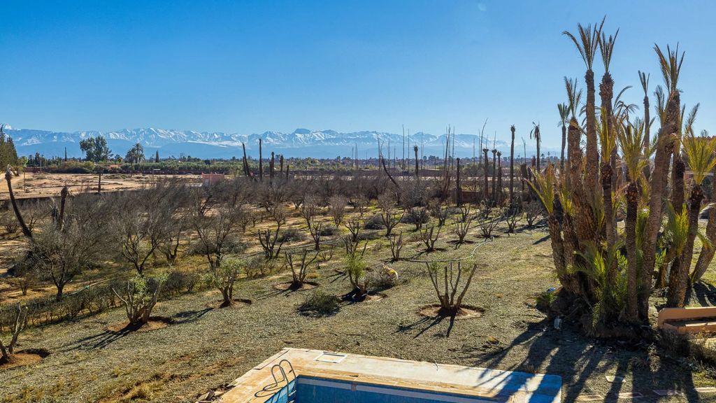 Property photo 1 of 2