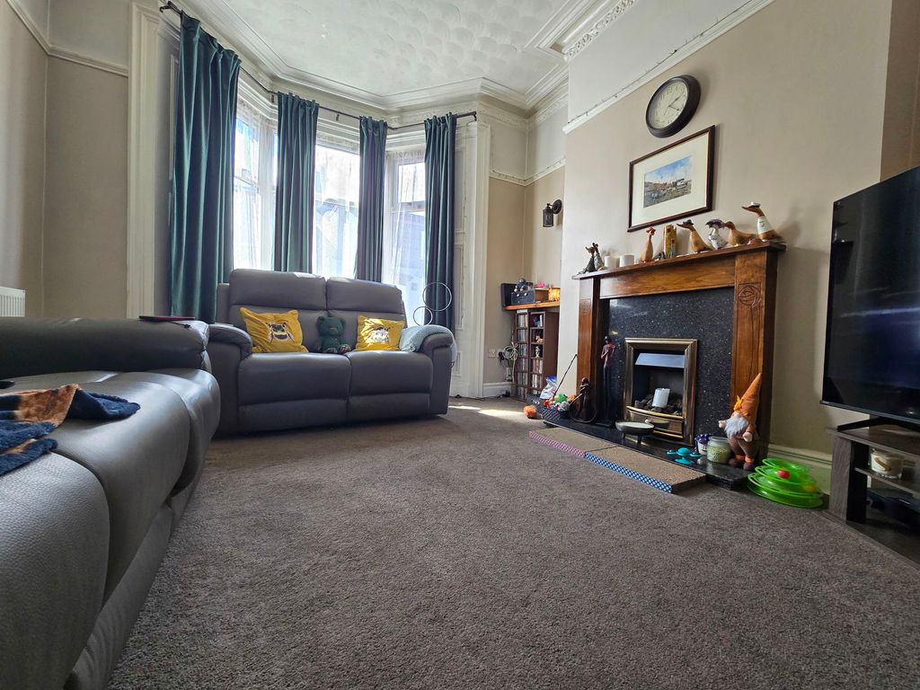 Property photo 2 of 24