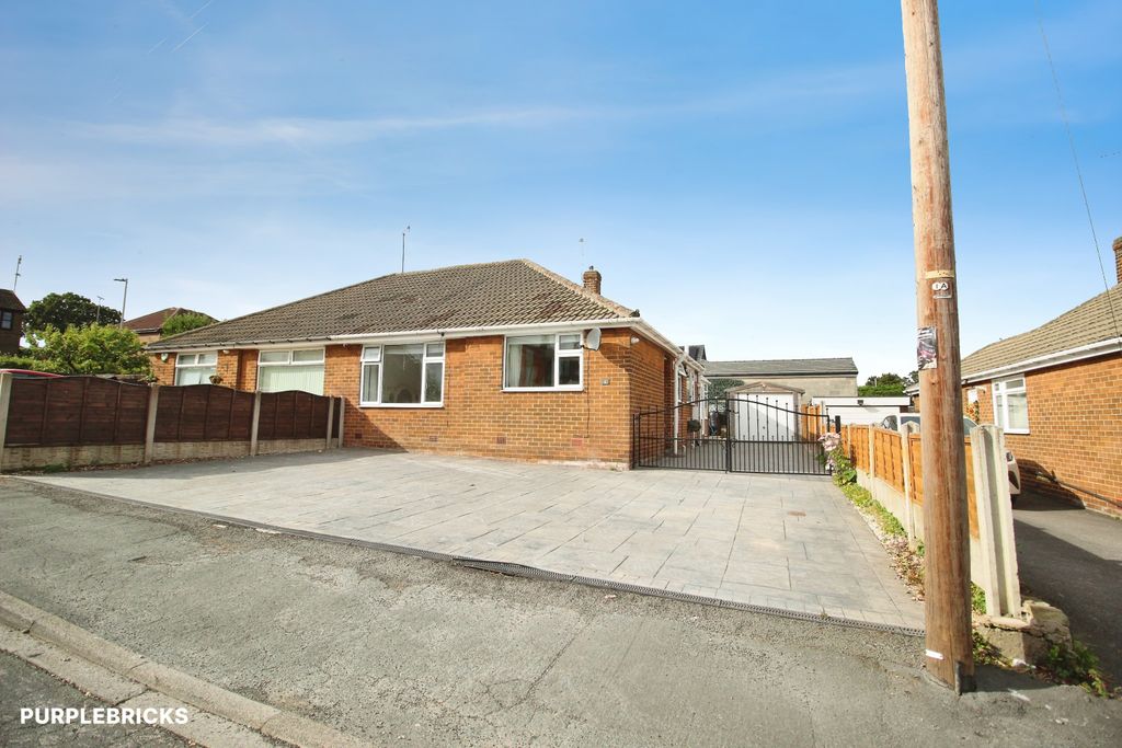 Property photo 2 of 19 Outside