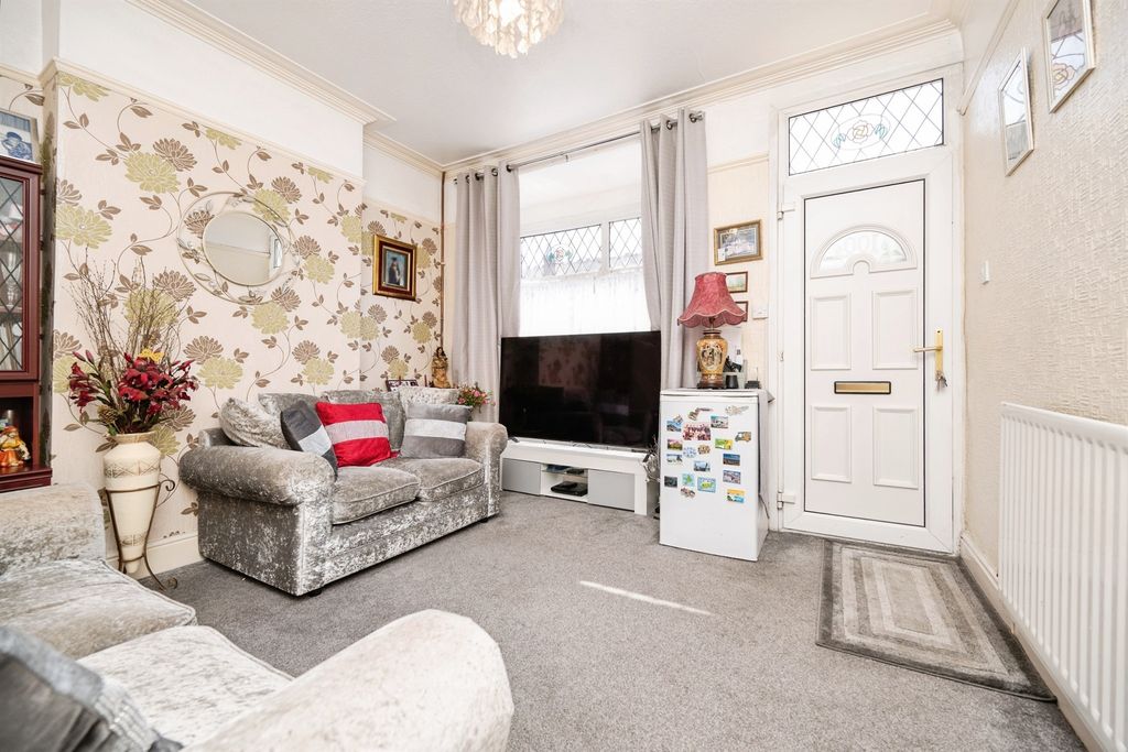 Property photo 2 of 16