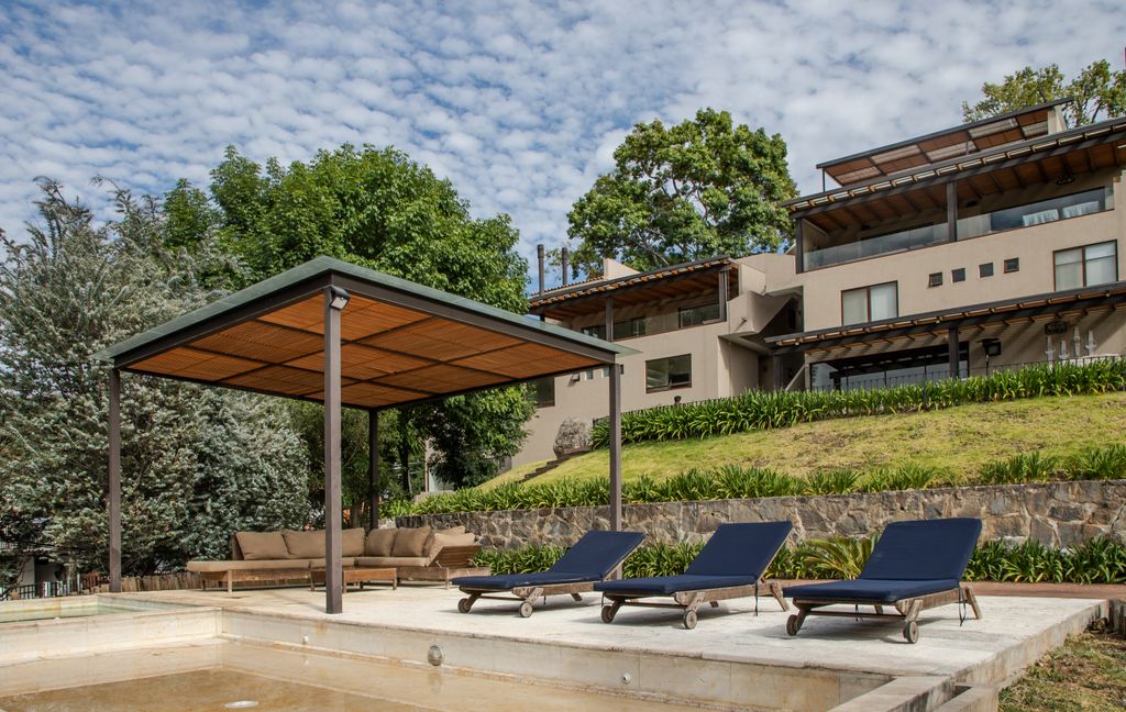 Property photo 3 of 23